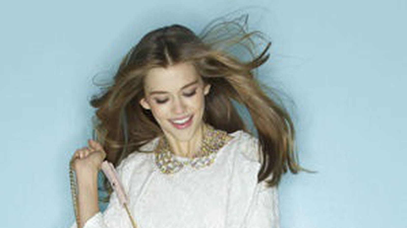 Robe blanche en broderie de Morgan