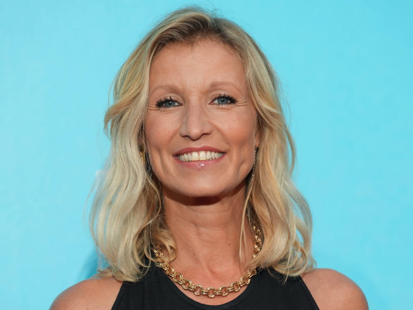 Les cils XXL d'Alexandra Lamy