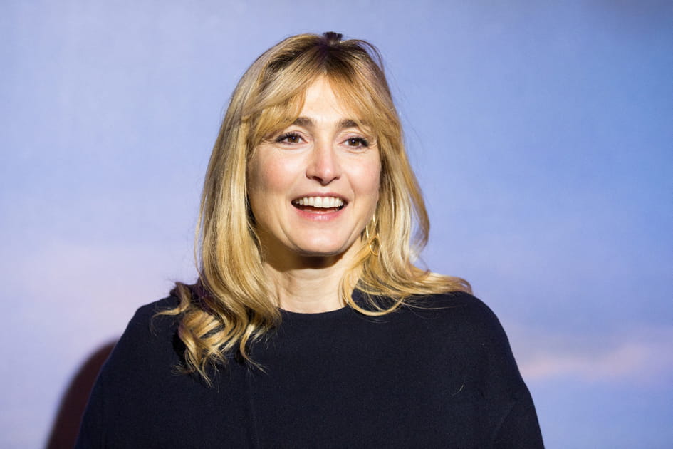 Julie Gayet, tendance avec sa frange rideau