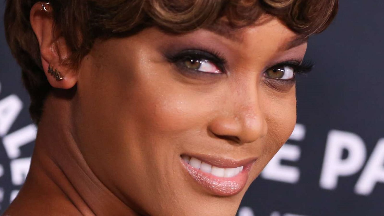 Tyra Banks, cheveux courts