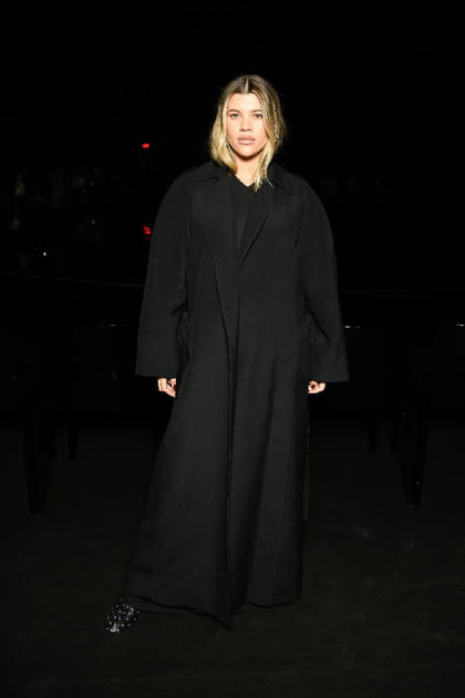Sofia Richie en total look noir