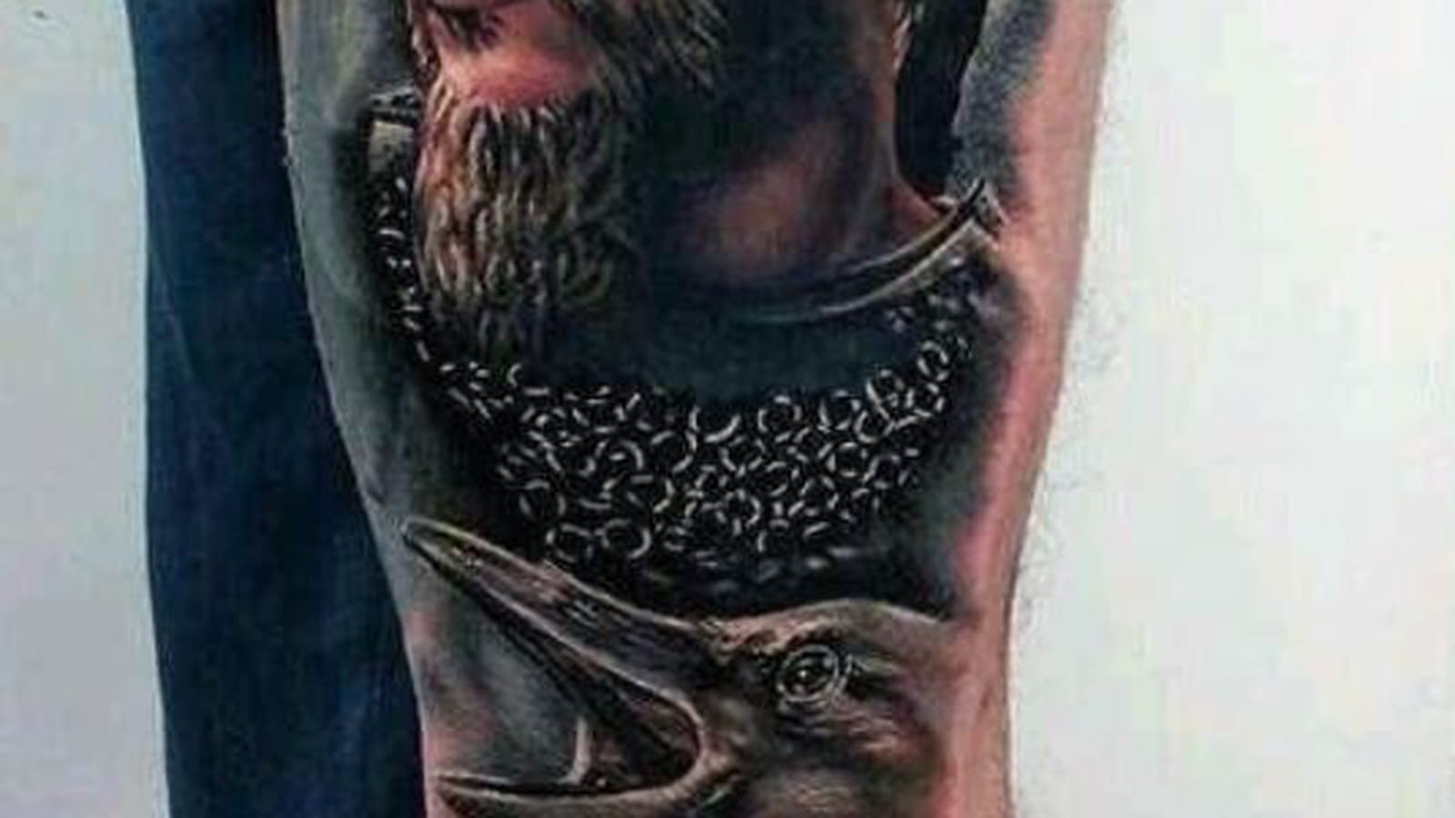 Ragnar Lodbrok sur la cuisse