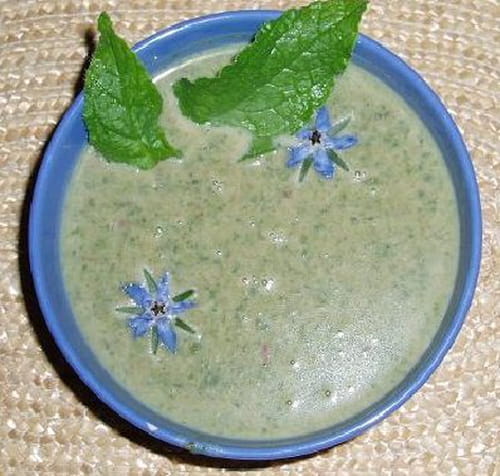 Soupe à la bourrache et à la betterave
