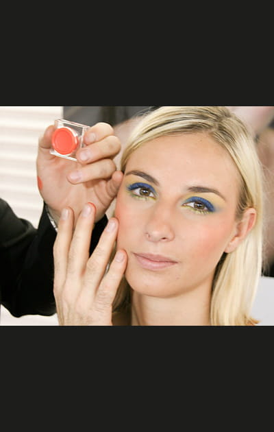 Une cr&egrave;me de blush vitamin&eacute;e