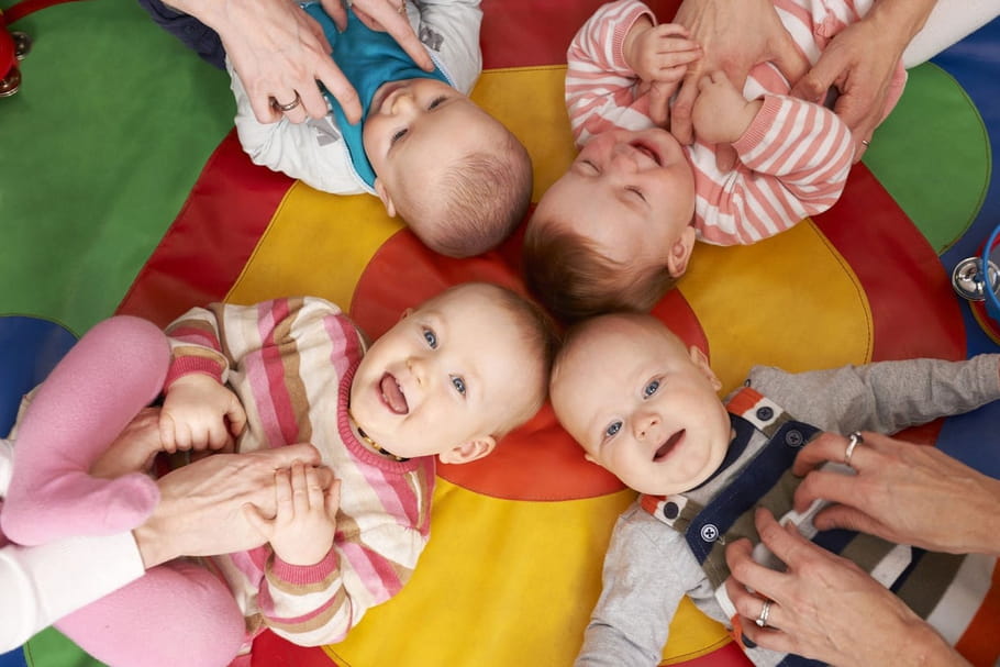 Garde d'enfant : une aide supplémentaire aux familles défavorisées