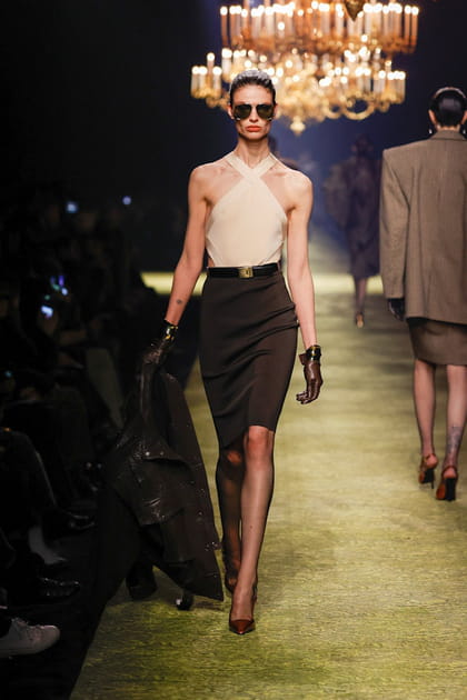Look 33&nbsp;du d&eacute;fil&eacute; Saint Laurent