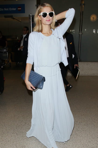 Paris Hilton en ensemble fluide