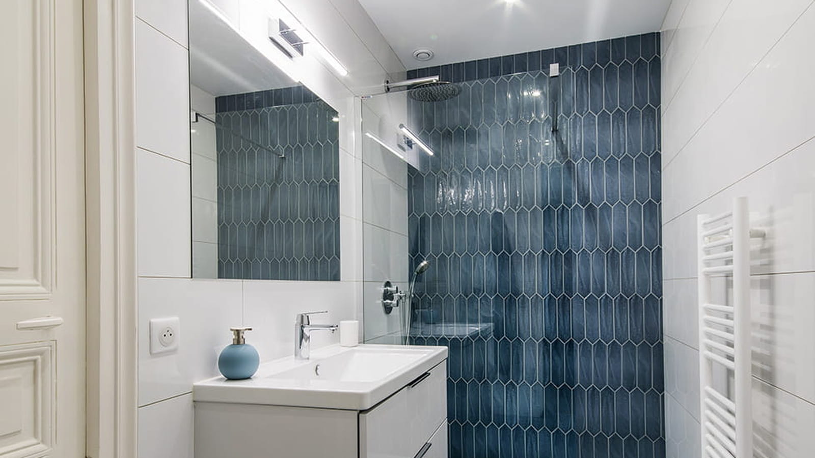 Salle de bains après