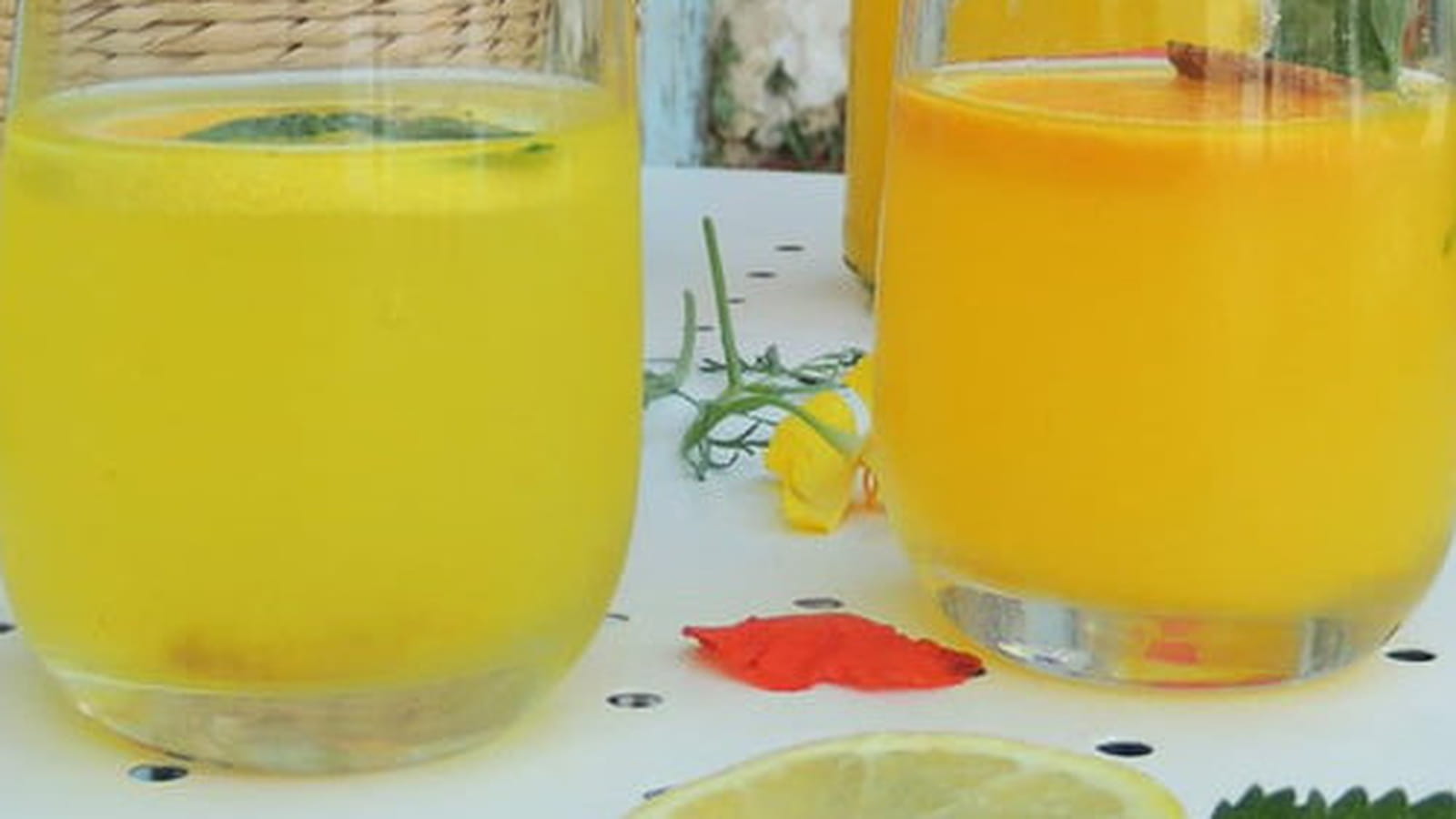 Infusion chaude ou glacée citron curcuma et gingembre