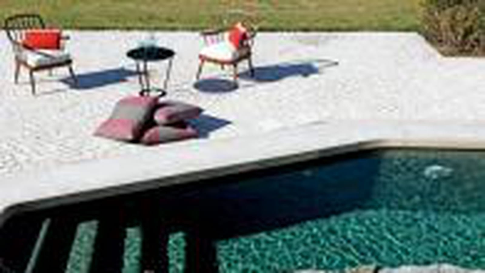 Côté piscine