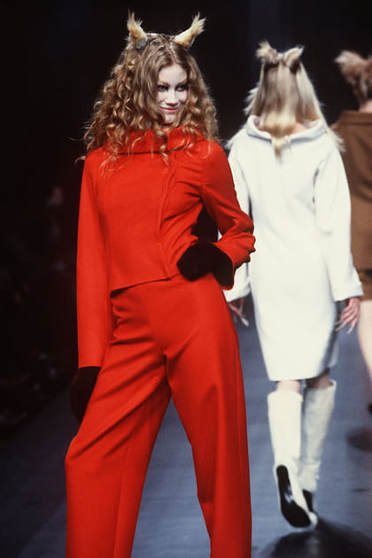 D&eacute;fil&eacute; Thierry Mugler automne-hiver 2000-2001