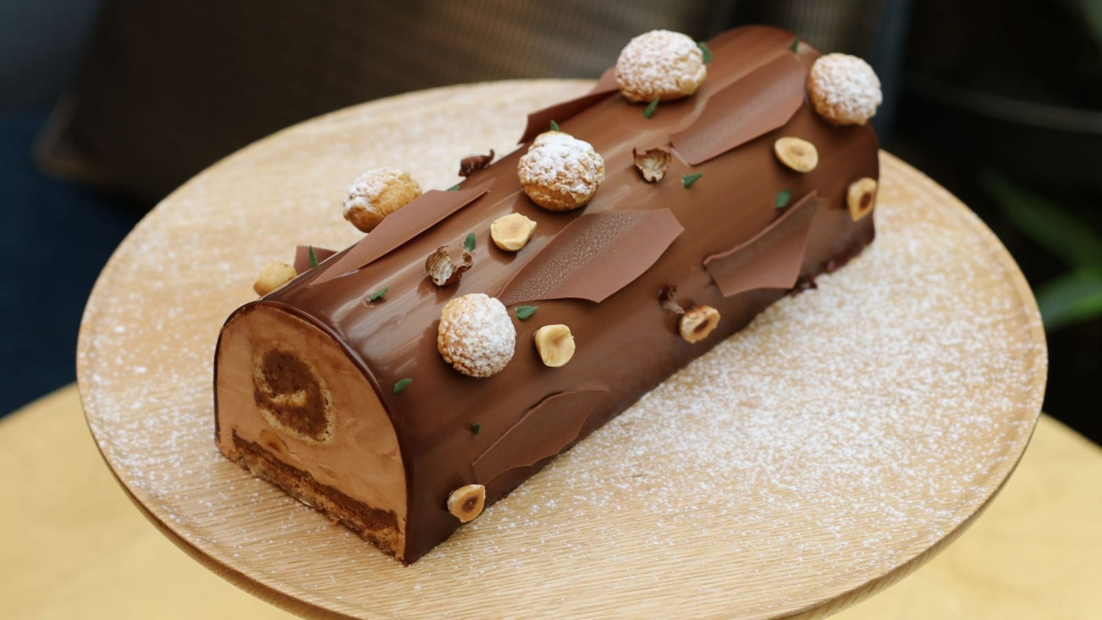 La bûche de l'Hotel du Louvre par Julien Delhome