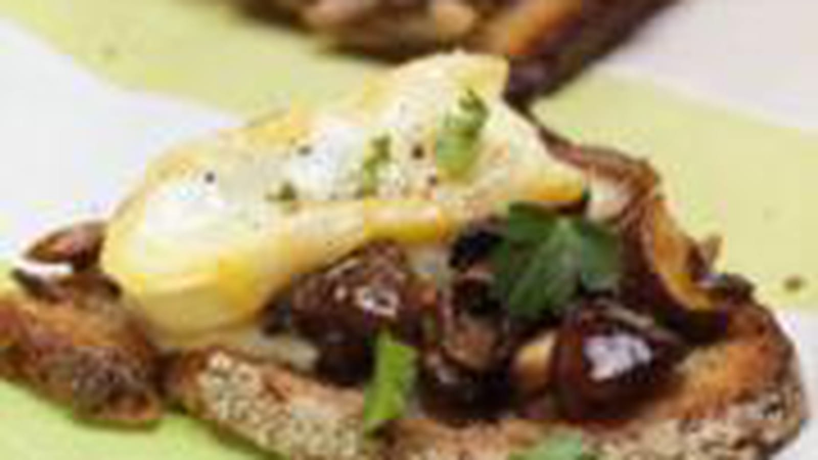 Tartine reblochon champignons