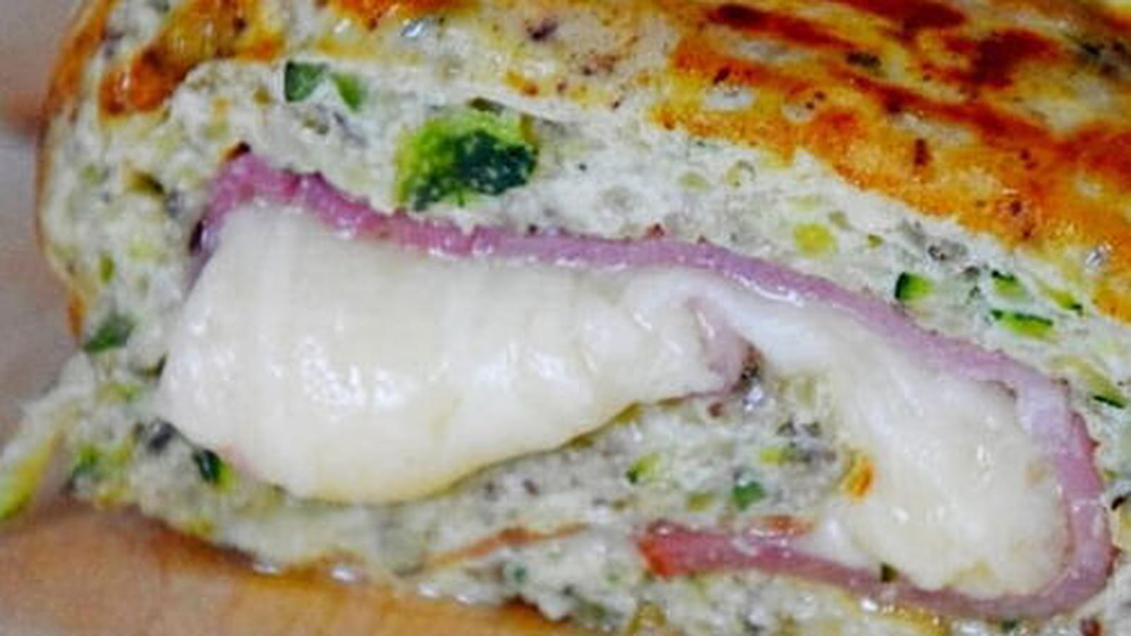 Roulé de courgette farci au jambon et fromage