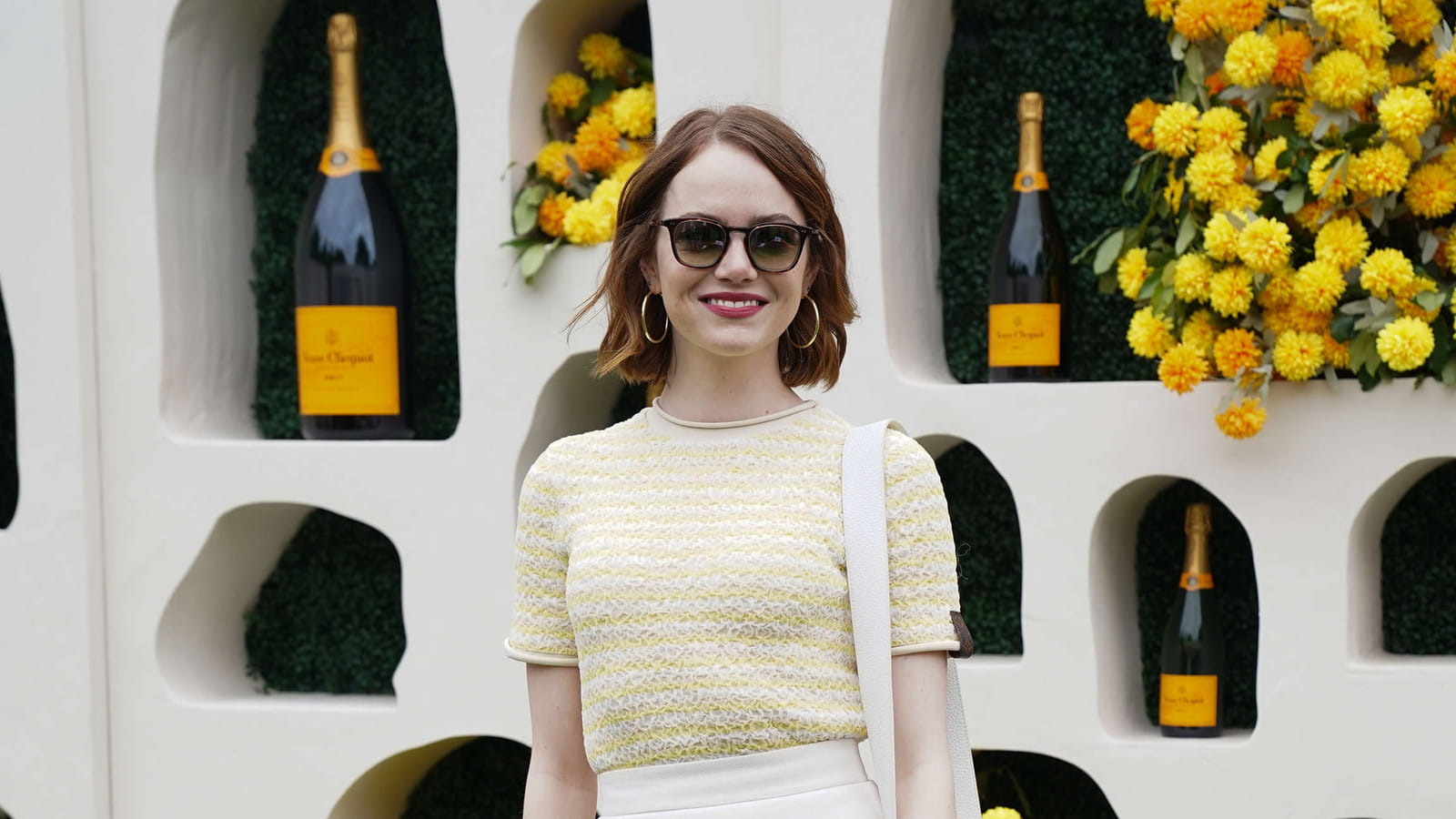 Emma Stone, icône hollywoodienne, en 30 looks glamour