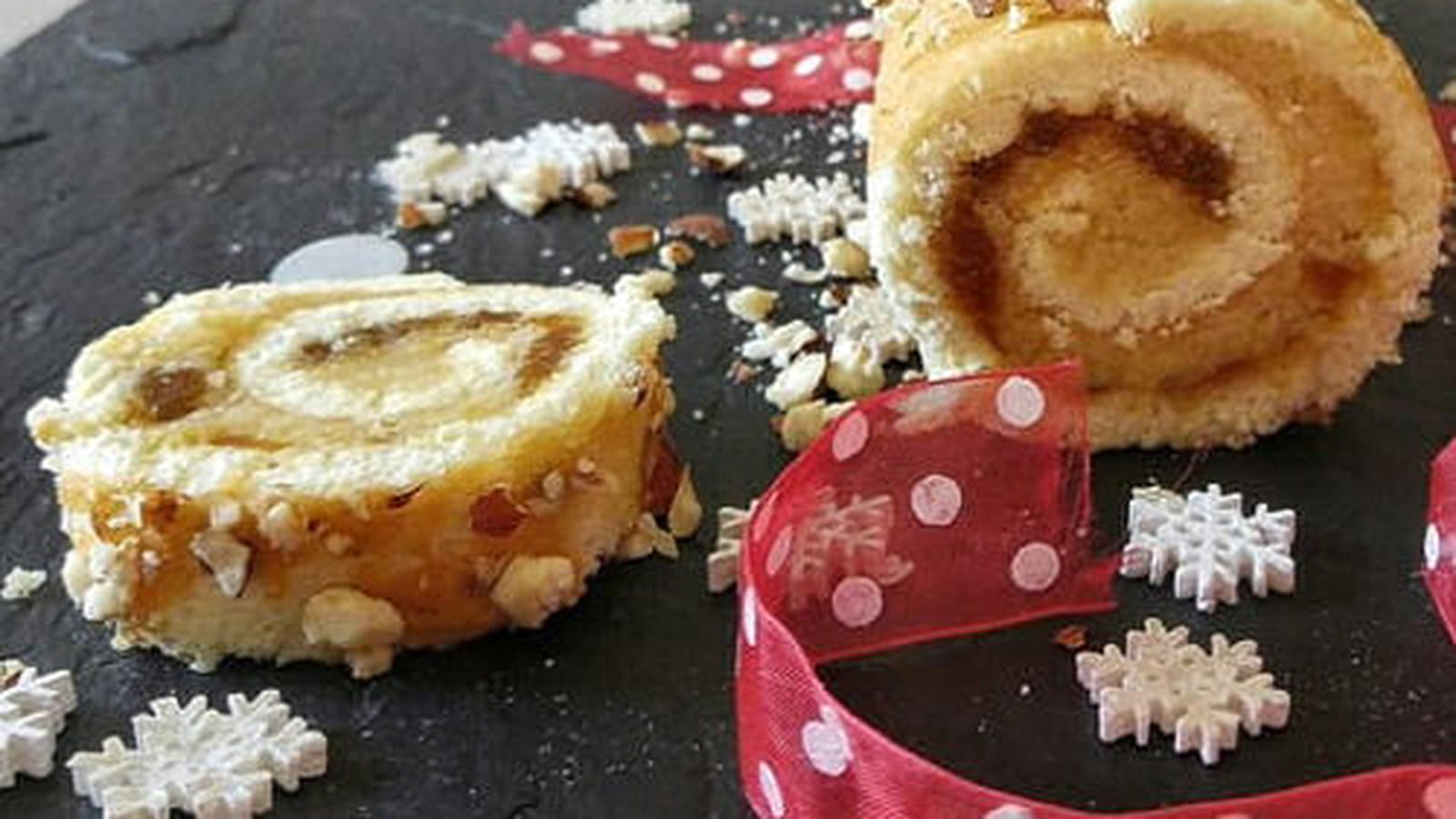 Gâteau roulé à la crème d'amande et à la confiture de tangor
