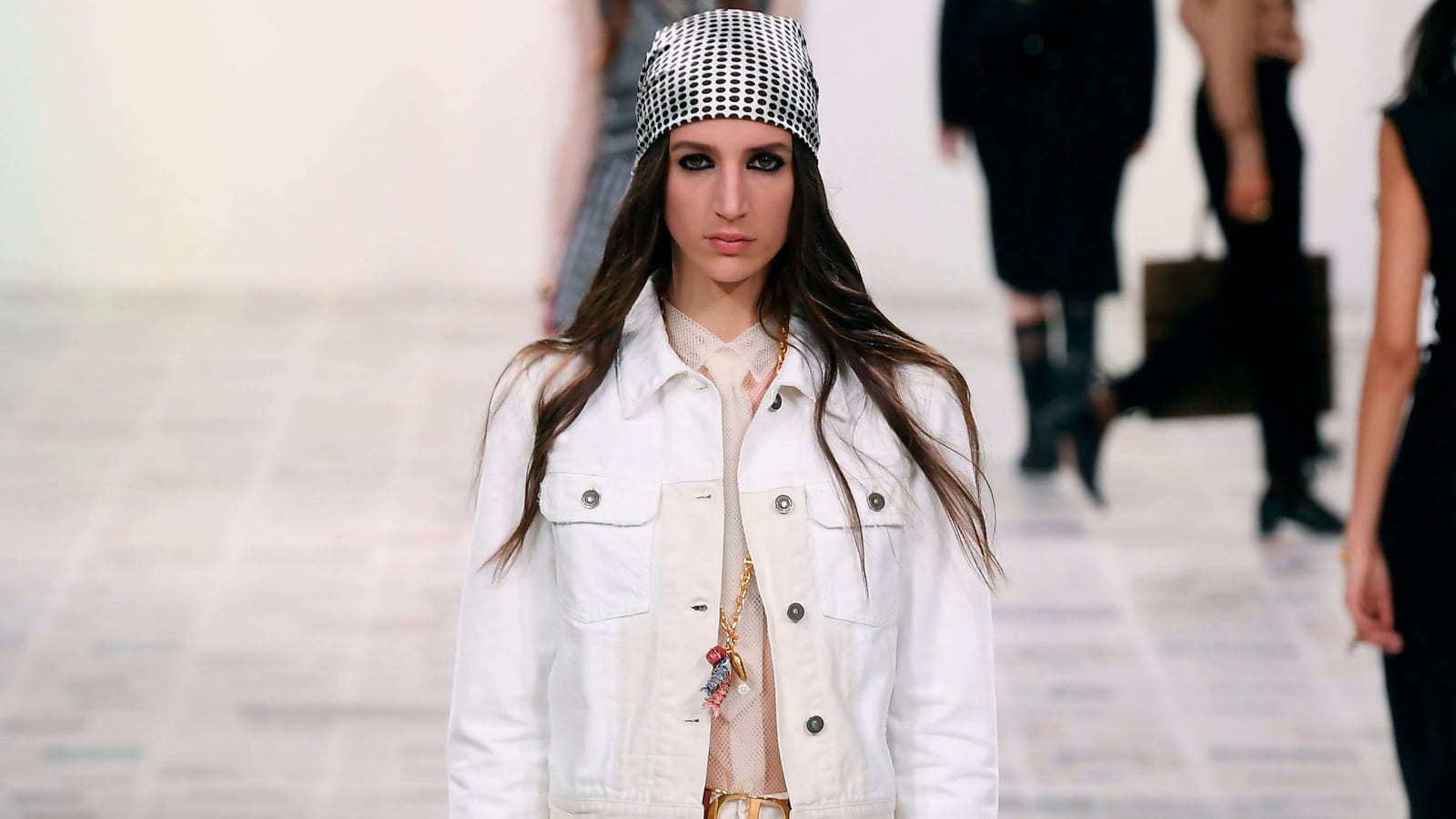 Look 27