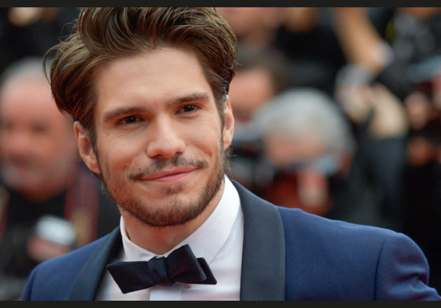 La chevelure fonc&eacute;e de Francois Civil