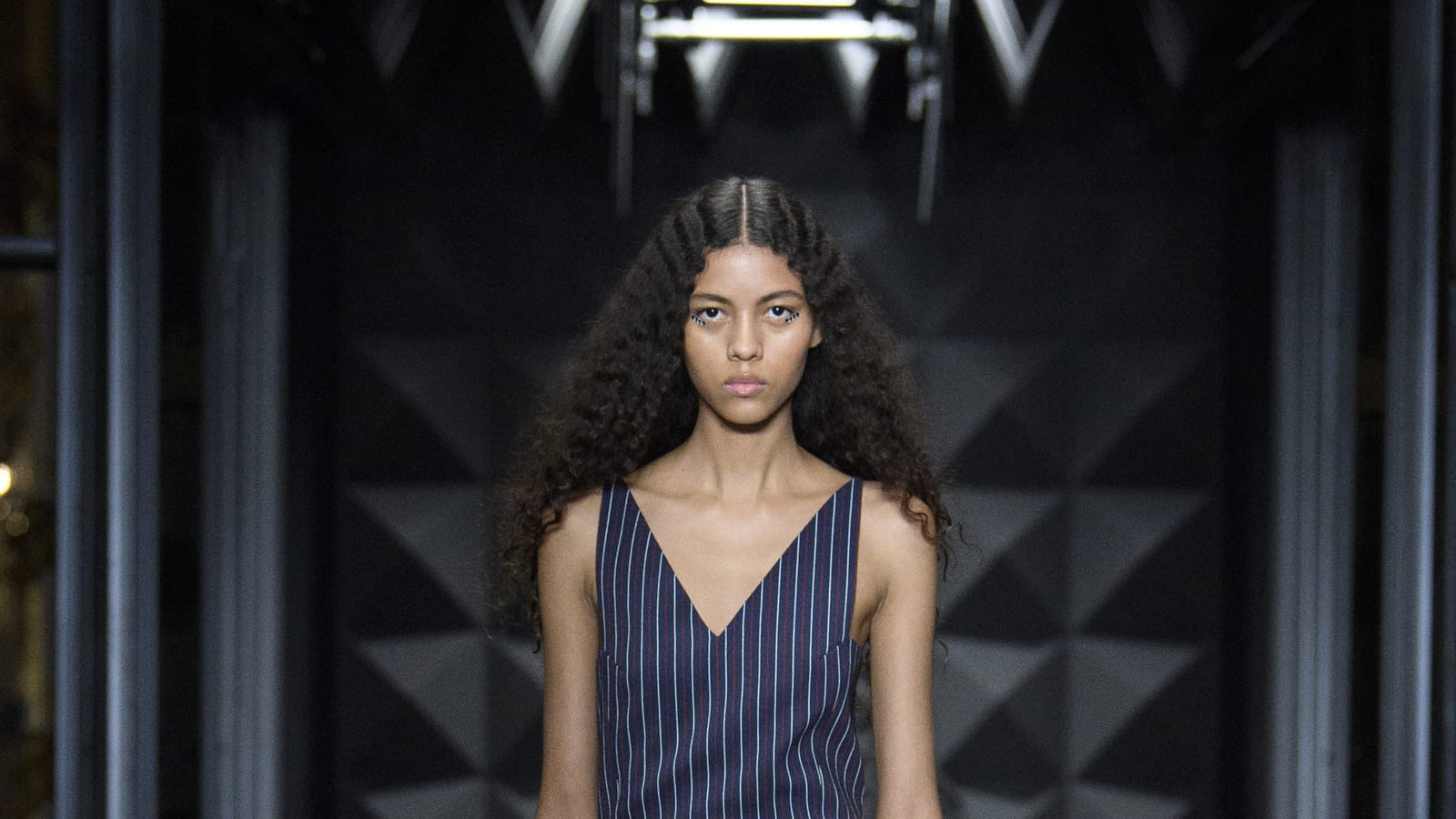 Look 18