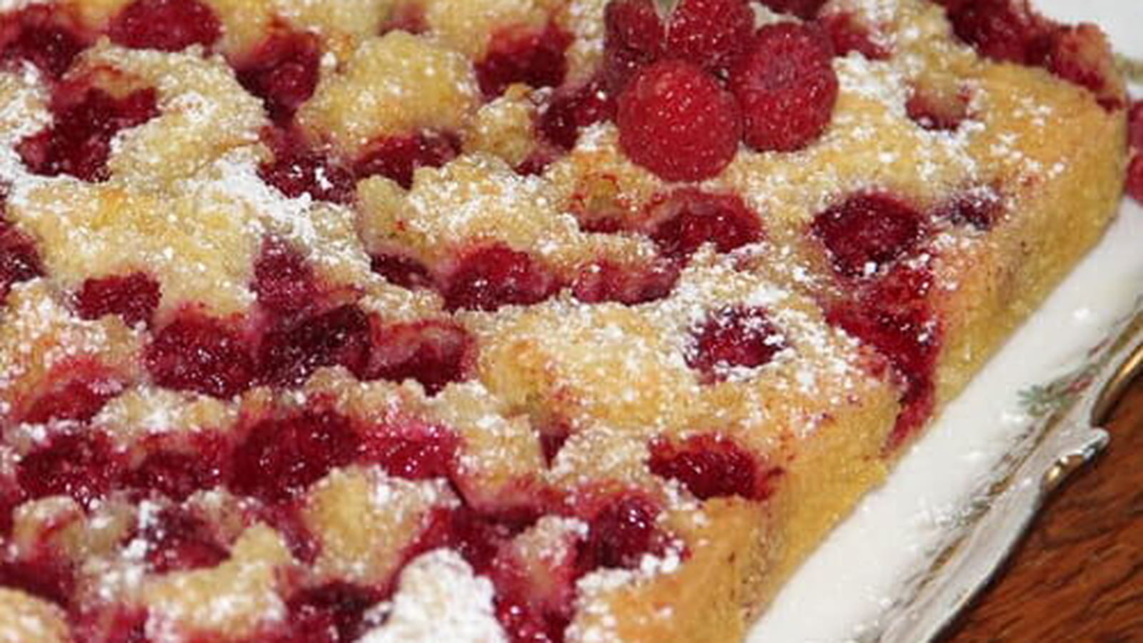 Gâteau aux framboises, poudre d'amandes et citron