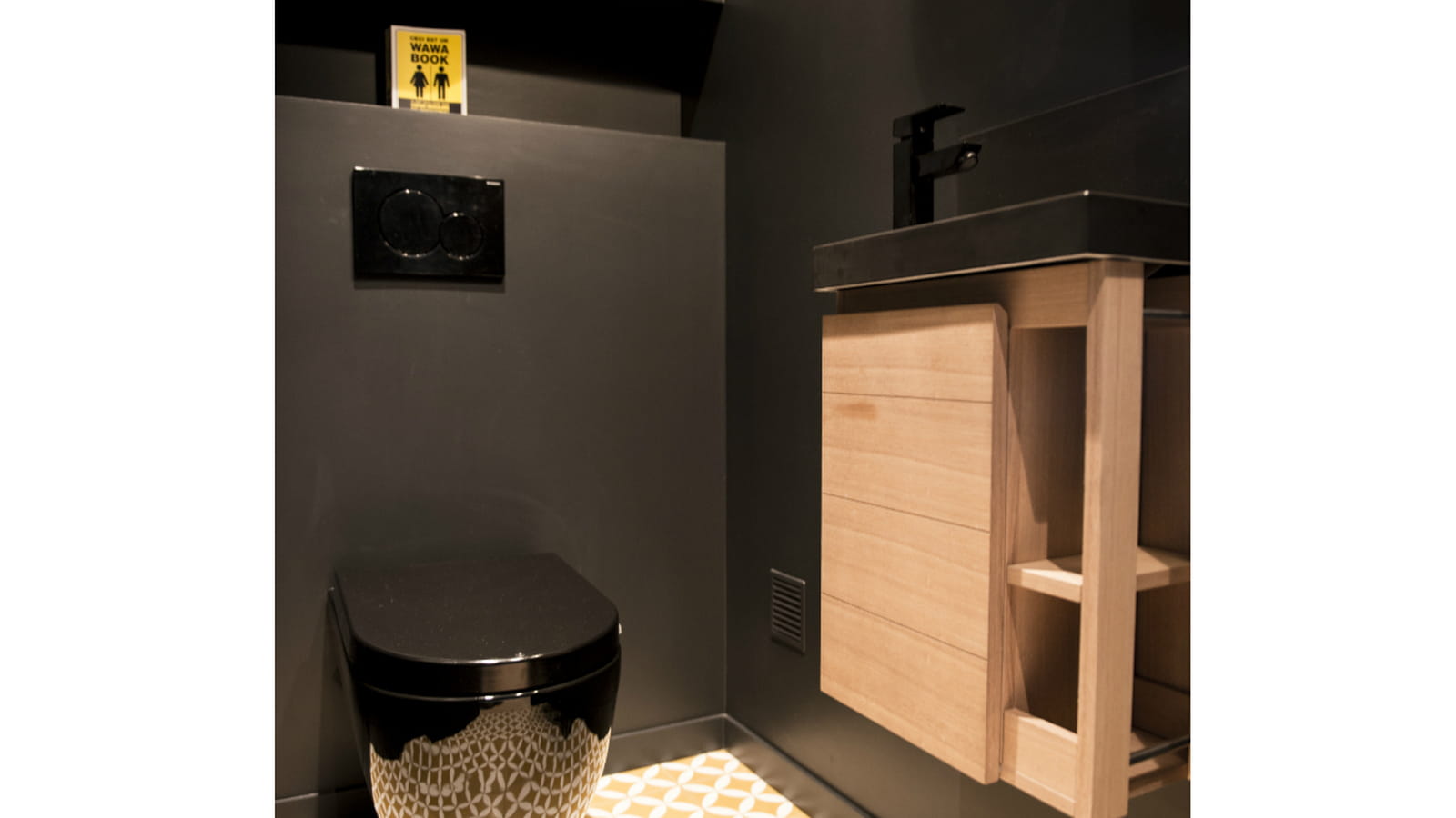 Toilettes après