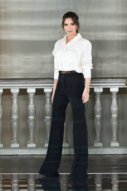 Victoria Beckham en pantalon flare
