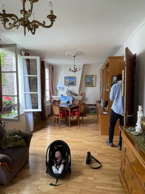 Avant&nbsp;: une salle &agrave; manger encombr&eacute;e