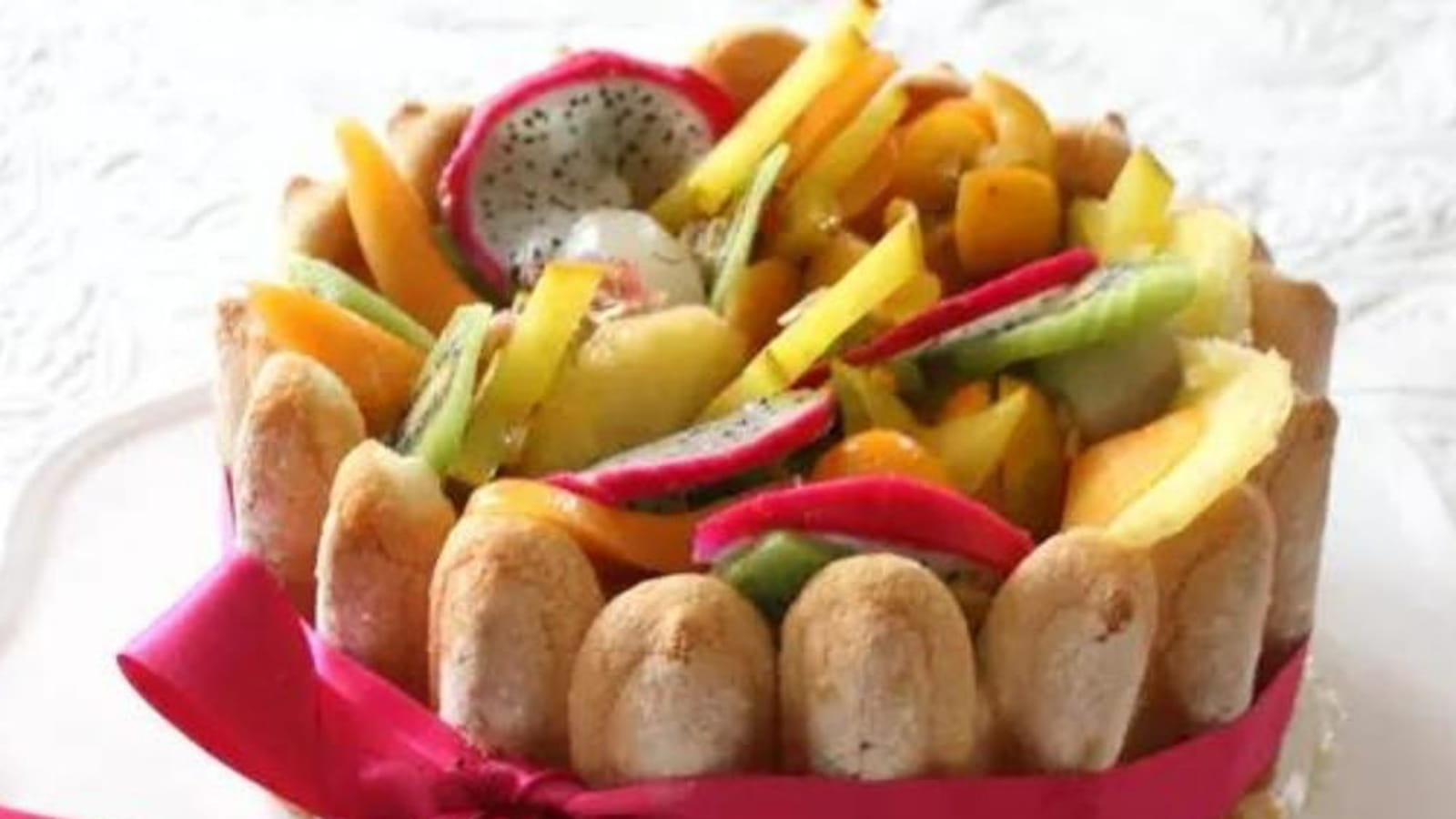 Charlotte aux fruits exotiques