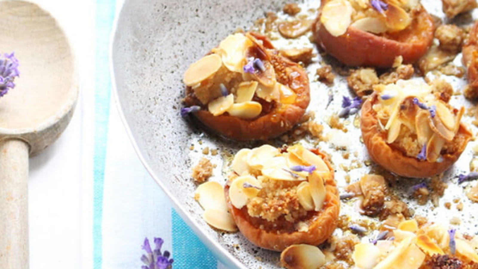 Abricots rôtis aux amandes et lavande