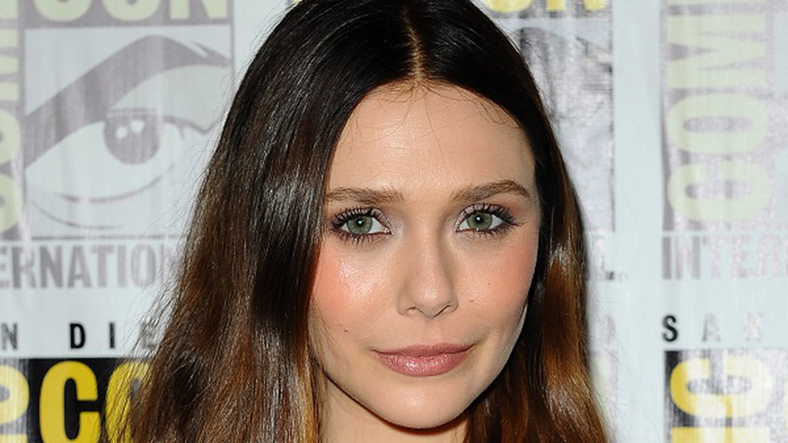 Elizabeth Olsen en brune