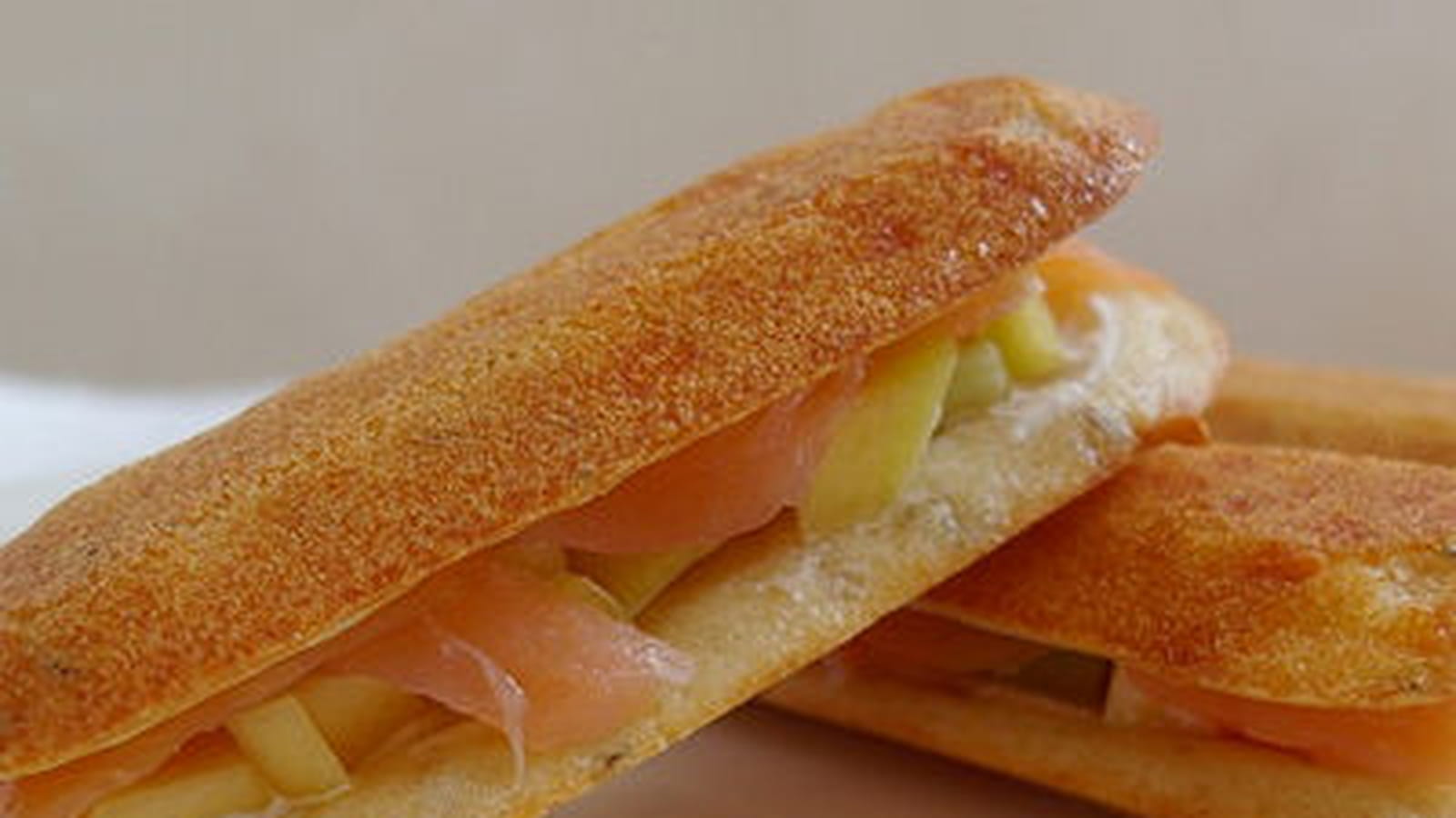 Croque - éclair au saumon fumé