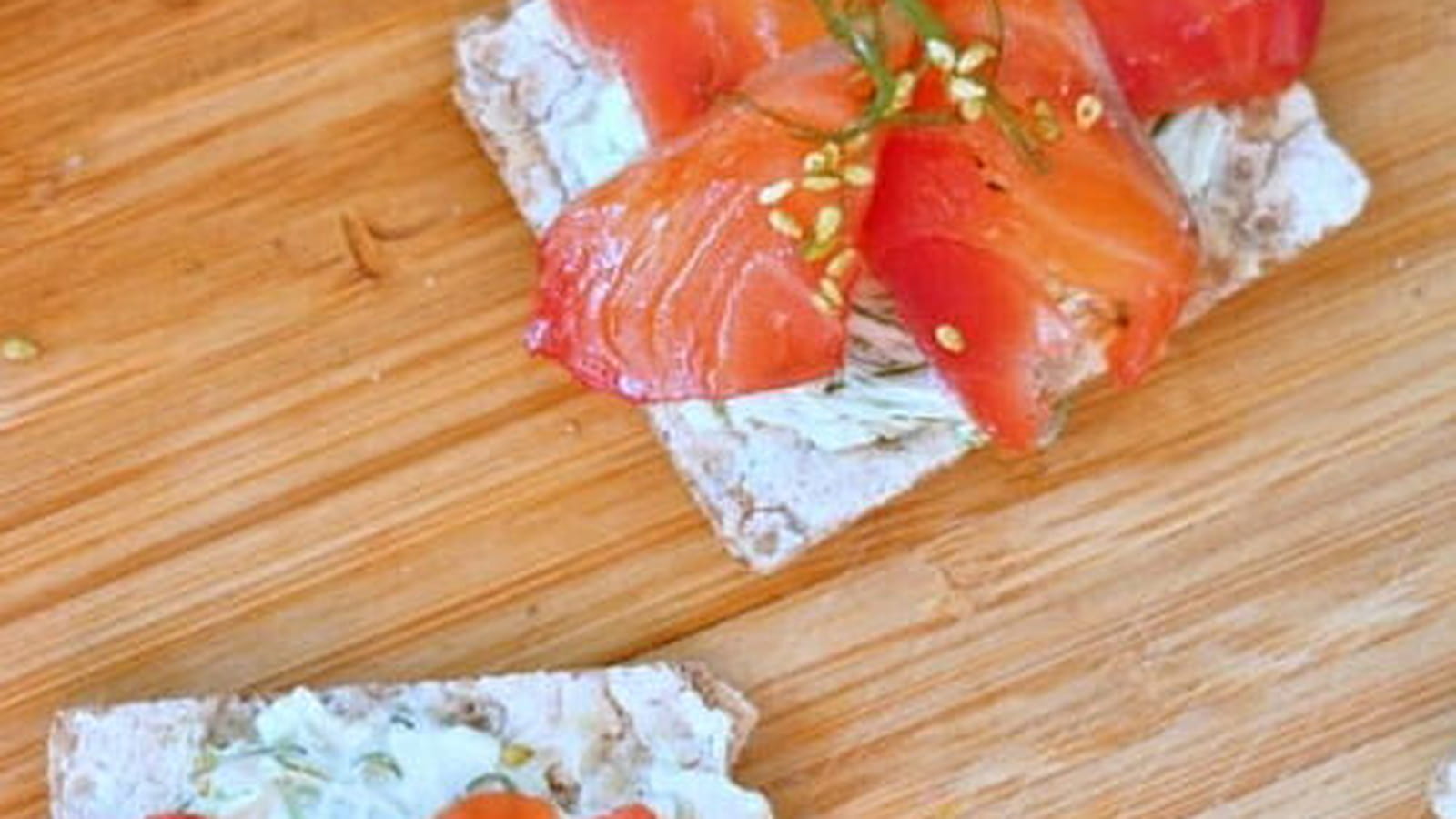 Toast saumon gravlax et wakame sésame