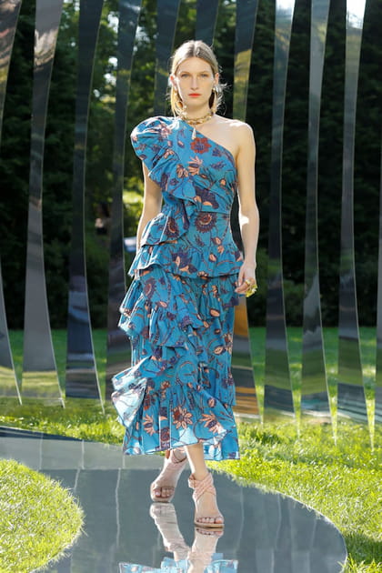 D&eacute;fil&eacute; Ulla Johnson printemps-&eacute;t&eacute; 2022