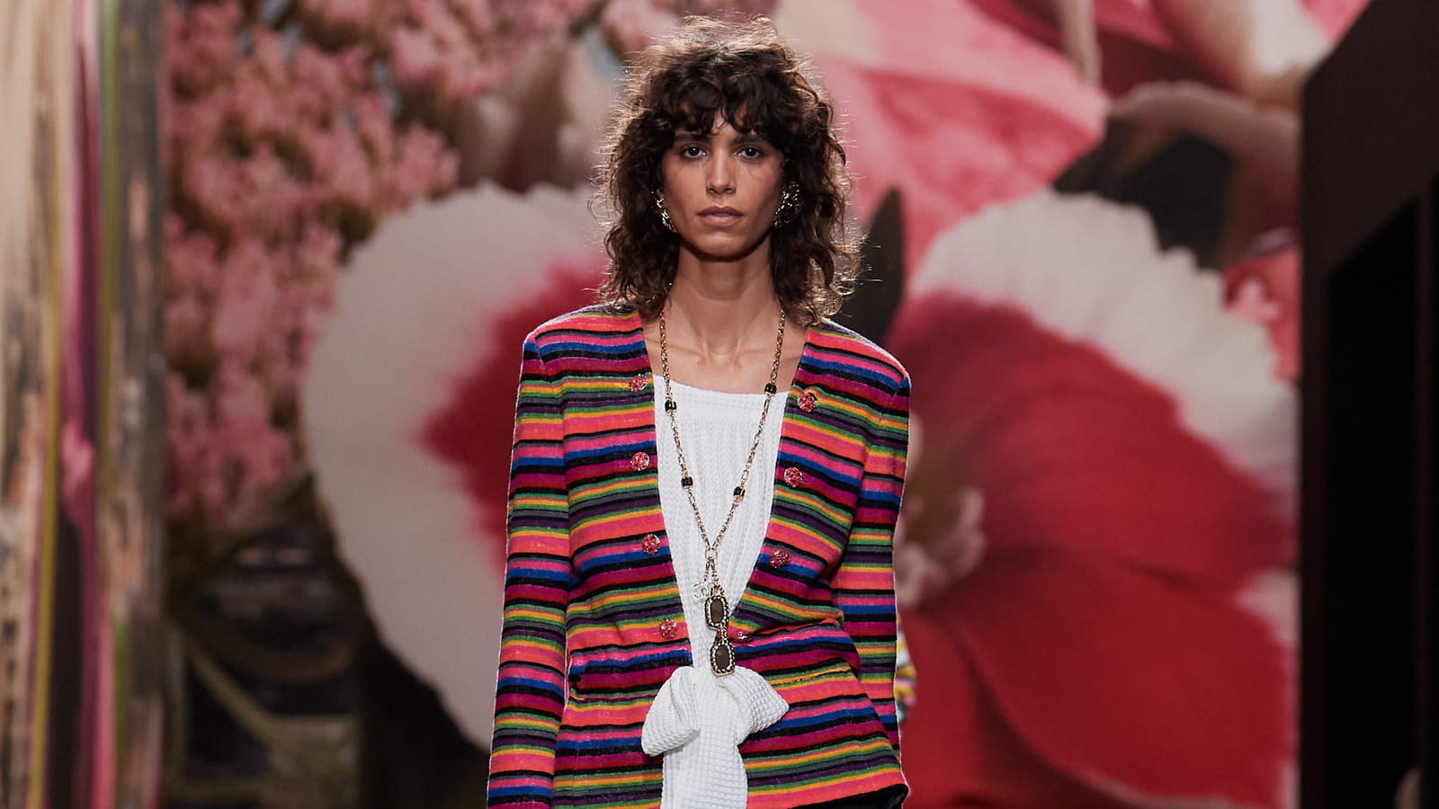 Look 15