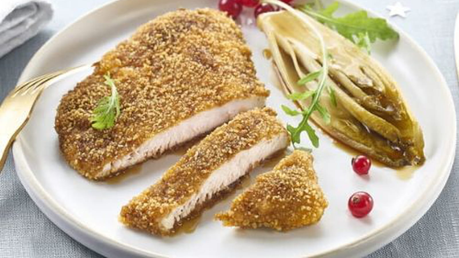 Escalope de dinde, chapelure de pain d'épices et endives braisées
