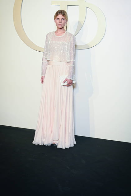 Apr&egrave;s&nbsp;: Cl&eacute;mence Poesy &agrave; 40&nbsp;ans en robe longue blanche