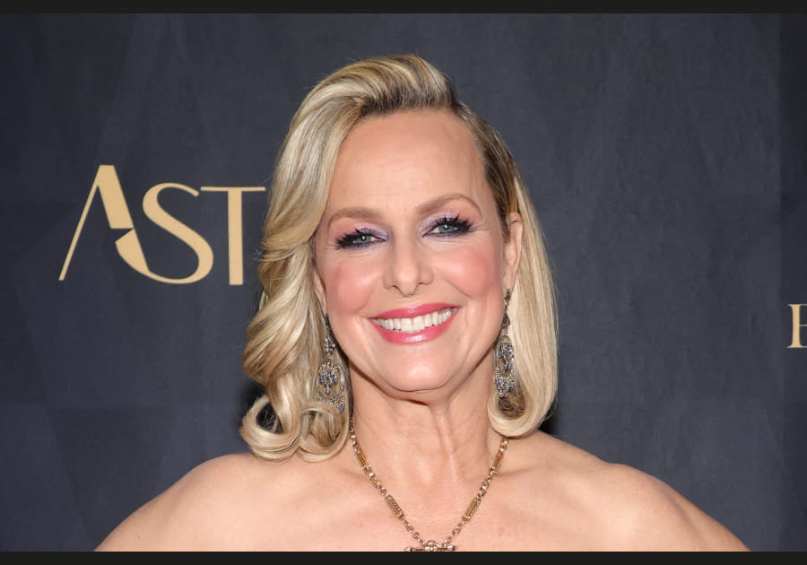 Flop&nbsp;: les cils en pattes d'araign&eacute;es de Melora Hardin