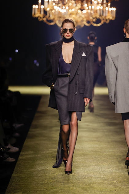 Look 15&nbsp;du d&eacute;fil&eacute; Saint Laurent