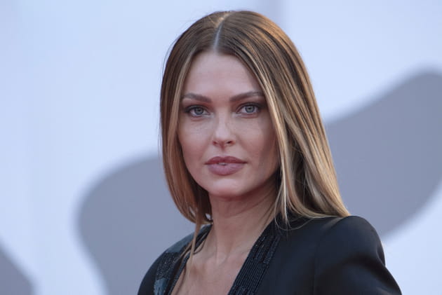 Caroline Receveur s'est fait détatouer l'avant-bras et la nuque