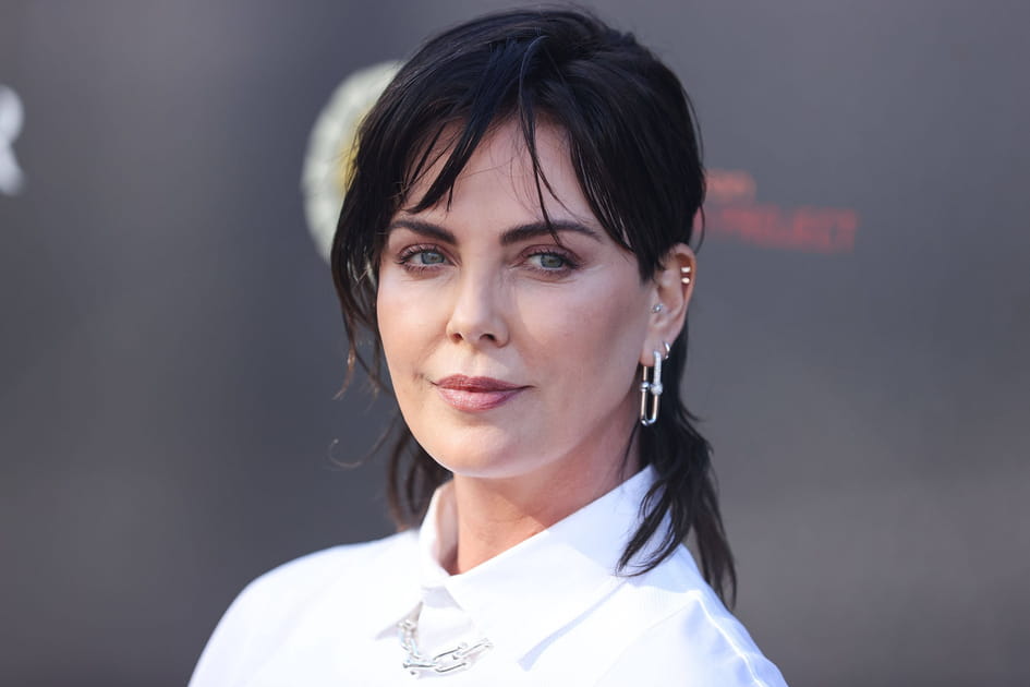 Charlize Theron ose la coupe mulet