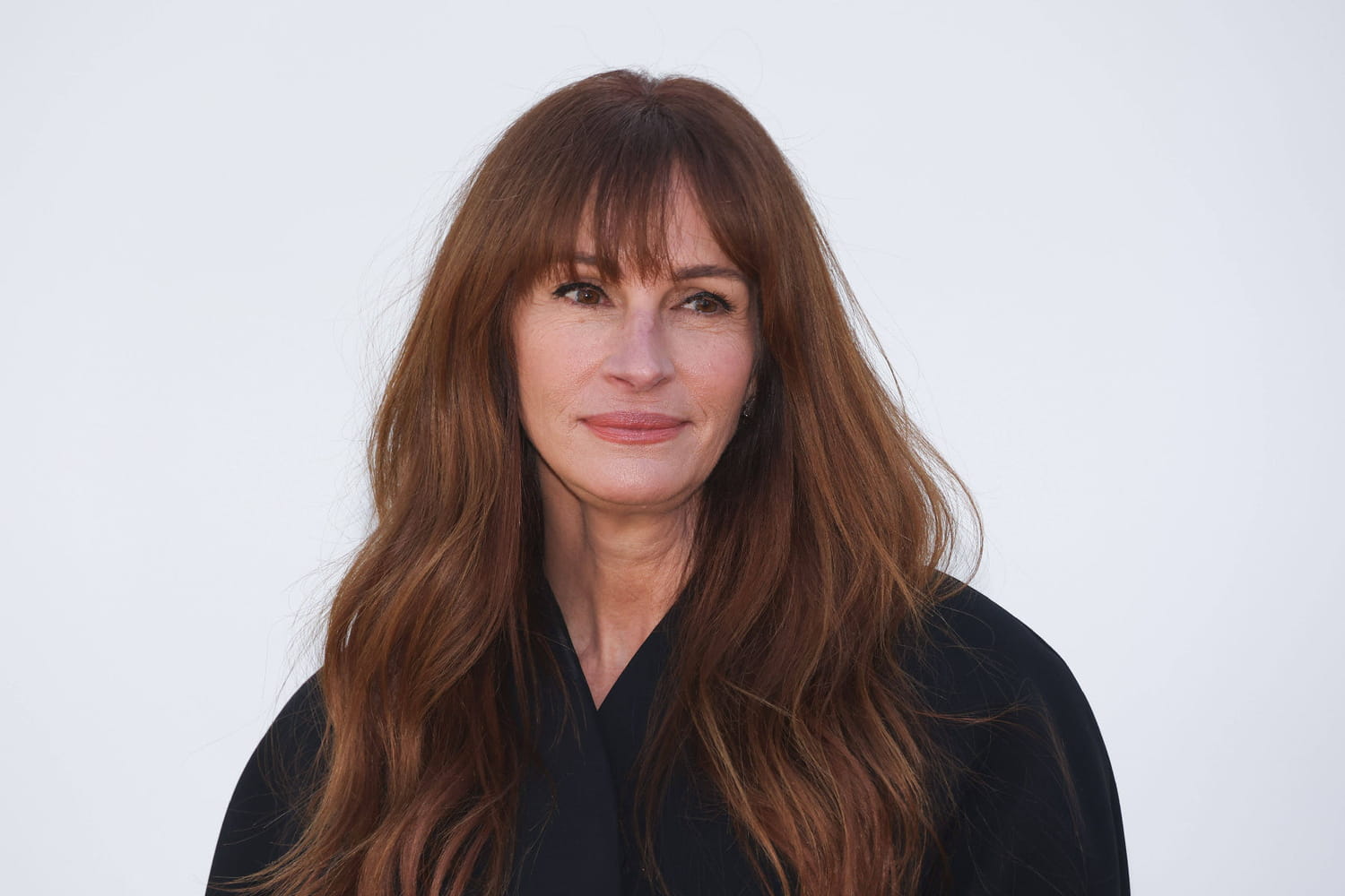At 57, Julia Roberts proves that this trendy fringe can rejuvenate ten years