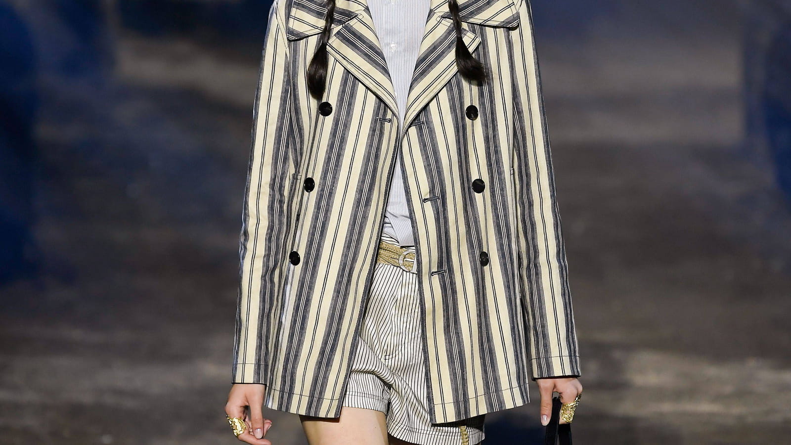 Look 70