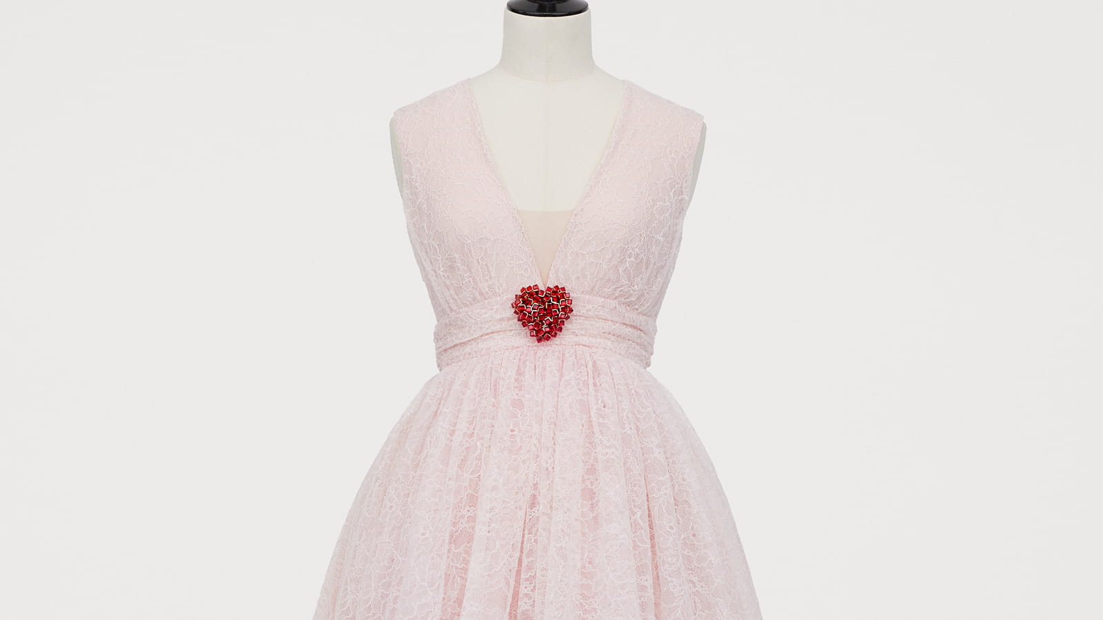 Robe en dentelle avec traîne