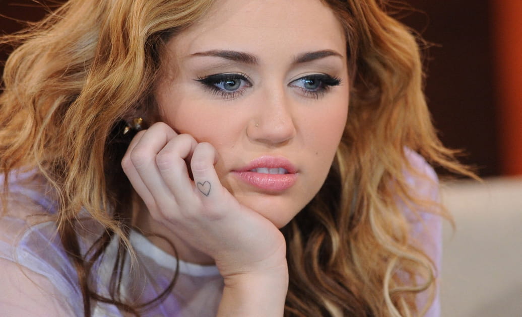 Le trait d'eye liner de Miley Cyrus