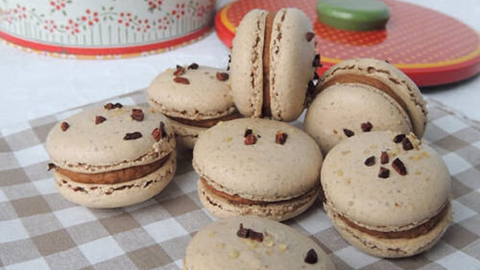 Macarons noisette, ganache praliné