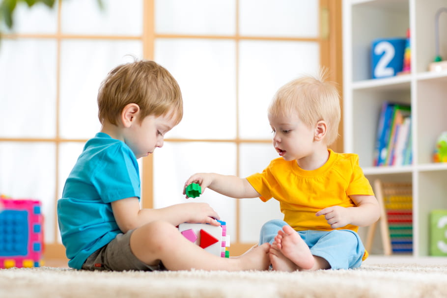 Crèche, garderie, nounou... Et si ça jouait sur sa sociabilité ?