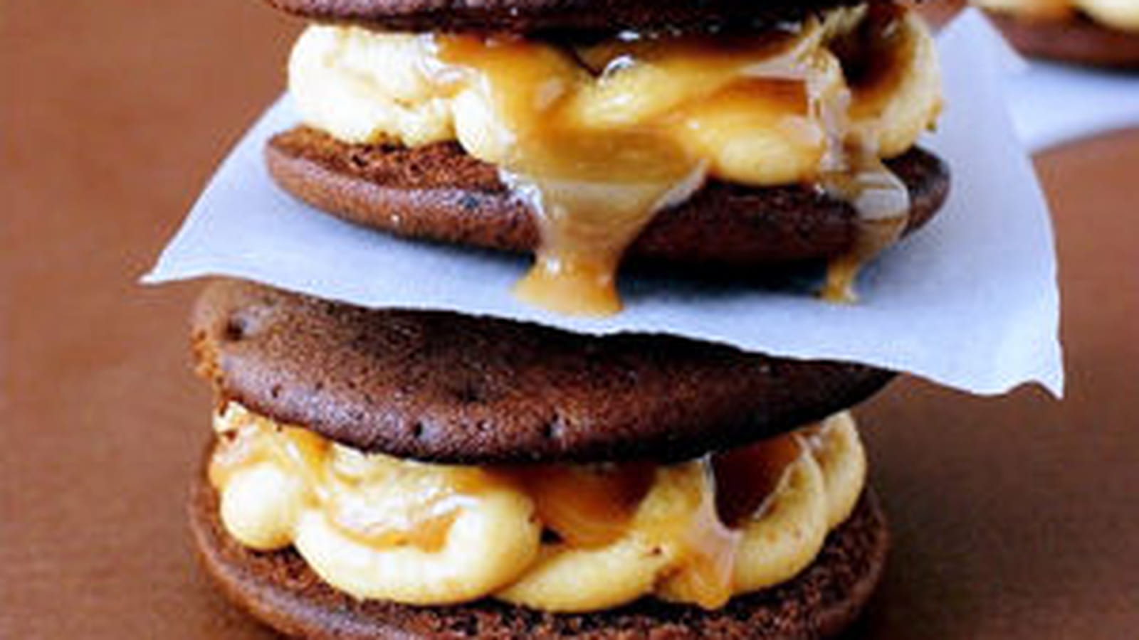 Whoopie chocolat, caramel, banane et cacahuètes