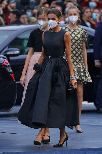 Letizia d'Espagne en robe évasée noire