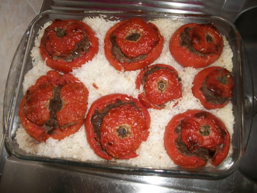 Tomates farcies au bœuf et riz