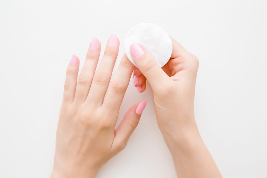 Qu'est-ce qu'un cleaner pour les ongles ?
